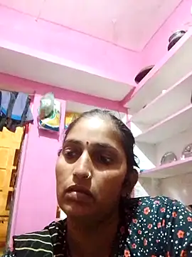 Snapshot of Pooja_shre chatting on 11/01/25, 11:48 Pooja shre online show from 11/01/25, 11:48