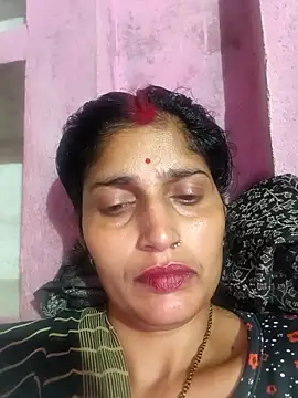 Snapshot of Pooja_shre chatting on 12/15/25, 02:56 Pooja shre online show from 12/15/25, 02:56