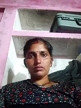 Snapshot of Pooja_shre chatting on 11/10/25, 01:38 Pooja shre online show from 11/10/25, 01:38