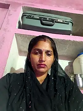 Snapshot of Pooja_shre chatting on 11/27/25, 02:50 Pooja shre online show from 11/27/25, 02:50