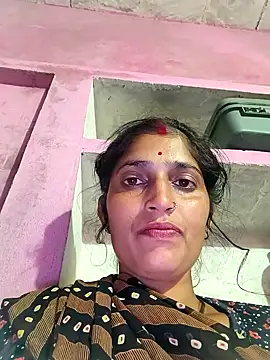 Snapshot of Pooja_shre chatting on 11/29/25, 04:40 Pooja shre online show from 11/29/25, 04:40