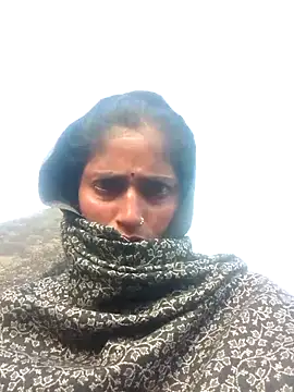 Snapshot of Pooja_shre chatting on 11/26/25, 03:28 Pooja shre online show from 11/26/25, 03:28