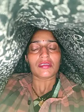 Snapshot of Pooja_shre chatting on 12/04/25, 06:18 Pooja shre online show from 12/04/25, 06:18