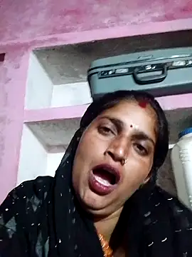 Snapshot of Pooja_shre chatting on 11/13/25, 01:48 Pooja shre online show from 11/13/25, 01:48