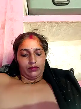 Snapshot of Pooja_shre chatting on 11/29/25, 04:01 Pooja shre online show from 11/29/25, 04:01