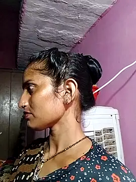 Snapshot of Pooja_shre chatting on 11/05/25, 03:37 Pooja shre online show from 11/05/25, 03:37