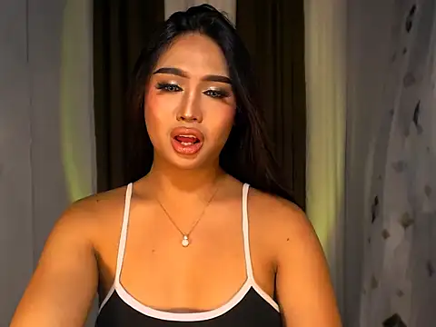 Snapshot of BigBrownCock_Candice chatting on 11/03/25, 05:38 BigBrownCock Candice online show from 11/03/25, 05:38