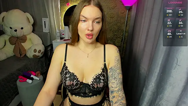 LeyaKale online show from 05/11/26, 03:52