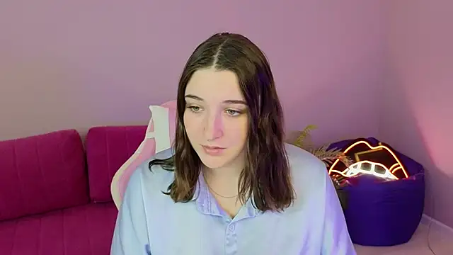 AnnieDodge online show from 10/18/25, 05:53
