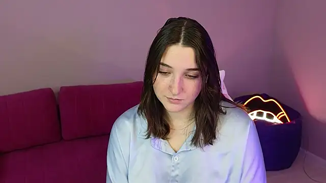 AnnieDodge online show from 10/19/25, 01:19