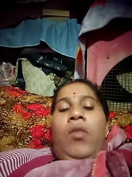 OliveGreen22 online show from 11/25/25, 01:06