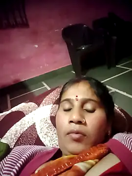 OliveGreen22 online show from 11/25/25, 04:07