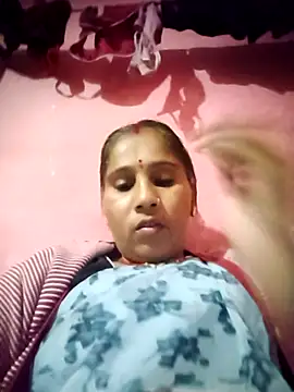 OliveGreen22 online show from 11/13/25, 07:12