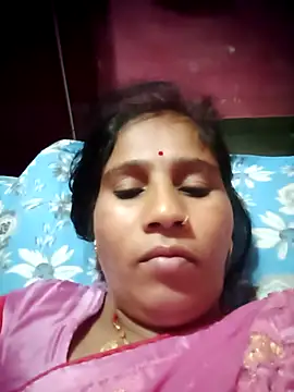 OliveGreen22 online show from 11/02/25, 08:47