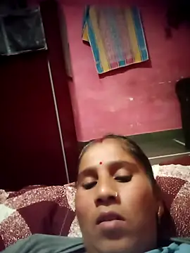 OliveGreen22 online show from 11/10/25, 09:03