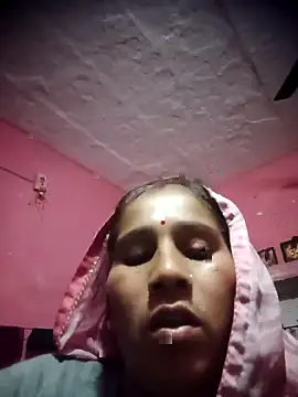 OliveGreen22 online show from 11/19/25, 01:05