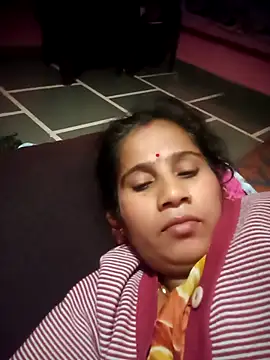 OliveGreen22 online show from 12/21/25, 05:47