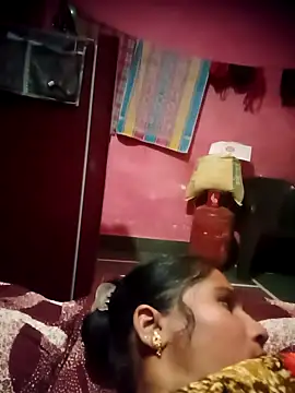 OliveGreen22 online show from 11/17/25, 02:54