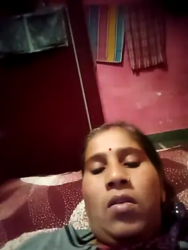 OliveGreen22 online show from 11/21/25, 01:37