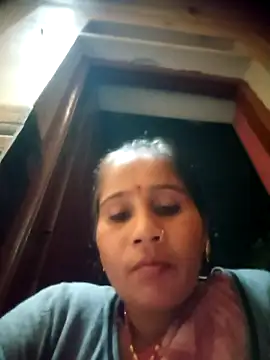 OliveGreen22 online show from 11/18/25, 08:28