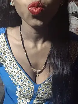 Itz Aisha   online show from 12/17/25, 09:36