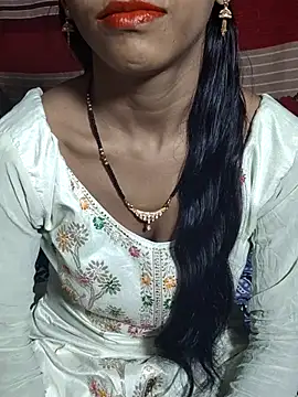 Itz Aisha   online show from 11/04/25, 05:55