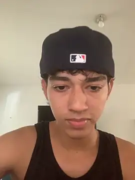 Snapshot of Alex_king17 chatting on 04/16/26, 01:23 Alex king17 online show from 04/16/26, 01:23