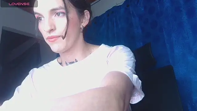 Scarlett crastrawberry online show from 10/26/25, 06:08