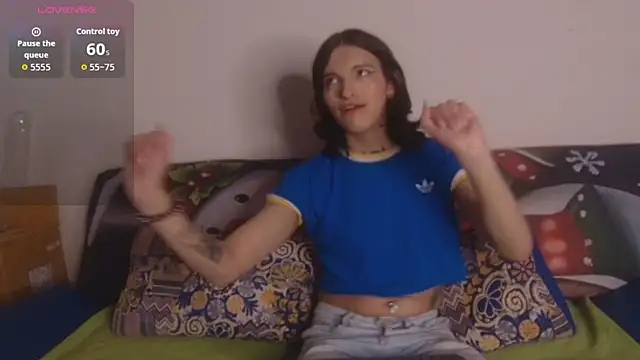 Scarlett crastrawberry online show from 11/18/25, 11:59