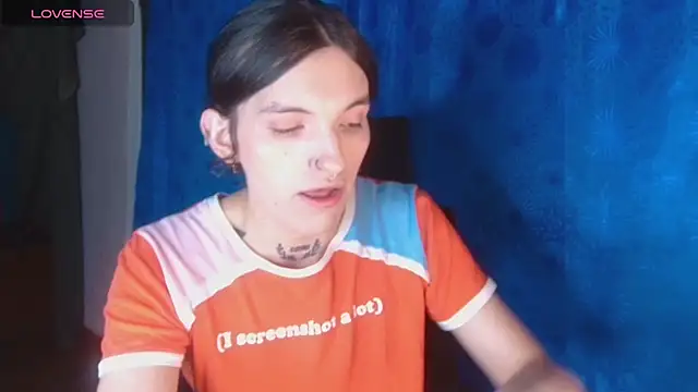 Scarlett crastrawberry online show from 10/30/25, 10:17