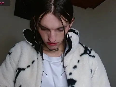 Scarlett crastrawberry online show from 04/14/26, 01:43