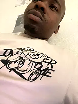 Snapshot of solodrive chatting on 11/10/25, 01:27 solodrive online show from 11/10/25, 01:27