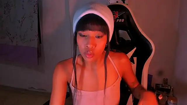 Snapshot of bad_girl_xxx chatting on 04/18/26, 04:15 bad girl xxx online show from 04/18/26, 04:15