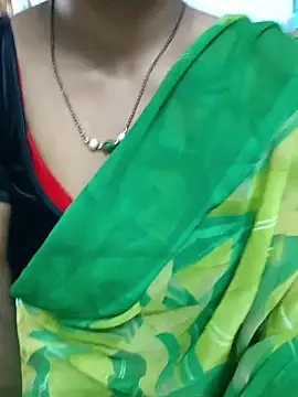 Snapshot of Sravya__ chatting on 11/12/25, 06:28 Sravya online show from 11/12/25, 06:28