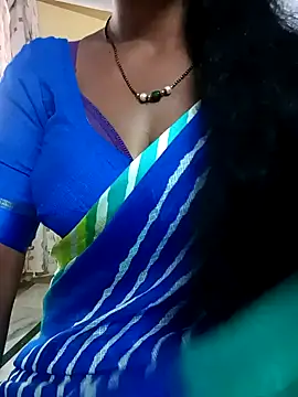 Snapshot of Sravya__ chatting on 10/27/25, 08:04 Sravya online show from 10/27/25, 08:04