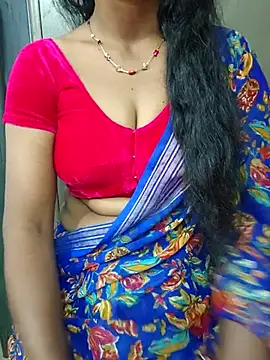 Snapshot of Sravya__ chatting on 12/18/25, 07:57 Sravya online show from 12/18/25, 07:57