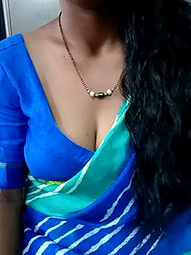 Snapshot of Sravya__ chatting on 10/30/25, 06:12 Sravya online show from 10/30/25, 06:12