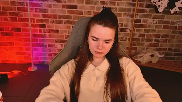 May Bloom online show from 03/28/26, 09:10