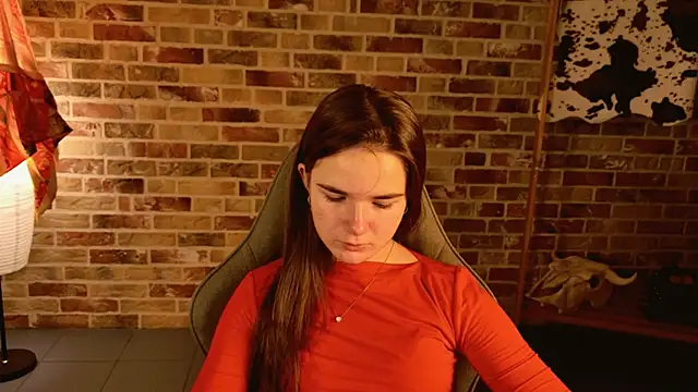 May Bloom online show from 11/18/25, 05:22