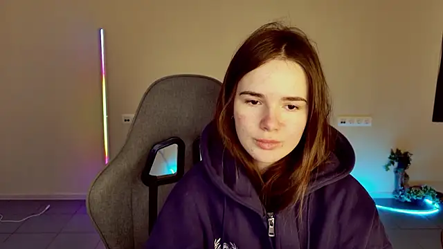 May Bloom online show from 02/03/26, 06:22