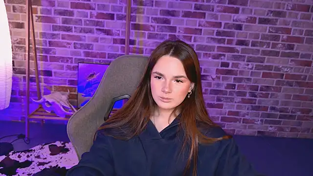 May Bloom online show from 04/09/26, 02:12