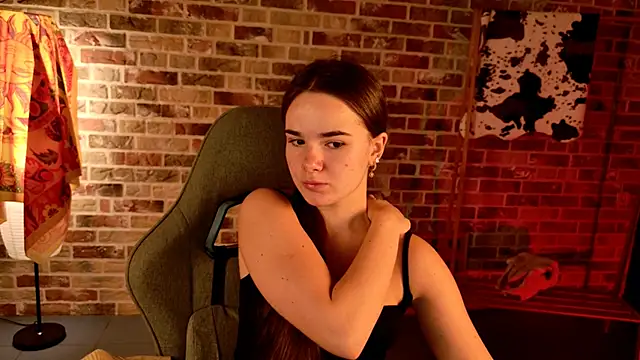 May Bloom online show from 10/24/25, 05:17