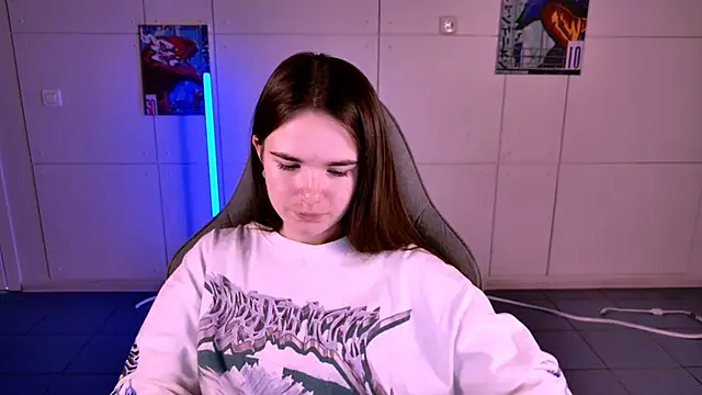 May Bloom online show from 11/26/25, 01:11