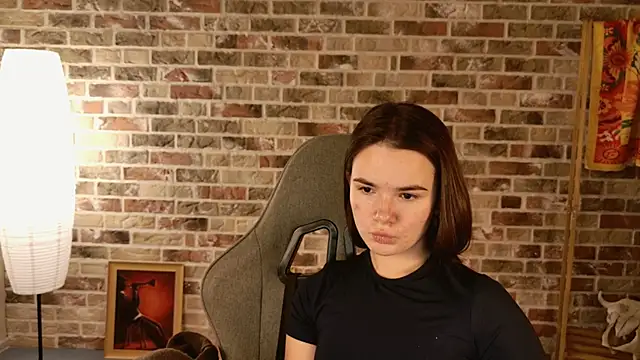 May Bloom online show from 12/18/25, 05:12