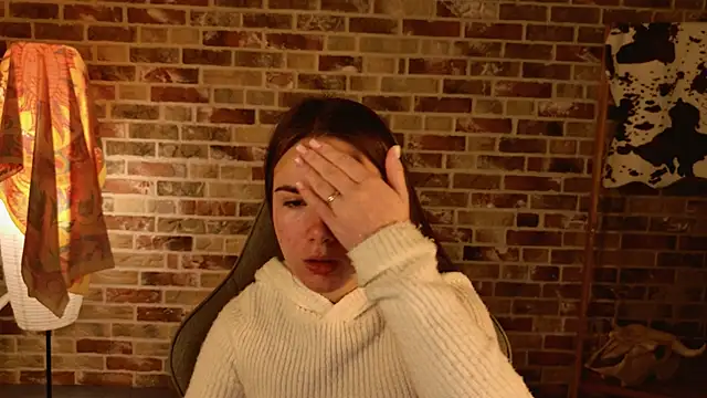 May Bloom online show from 12/02/25, 05:09