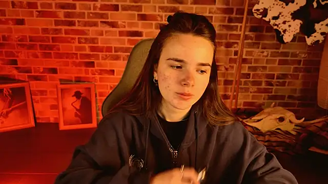 May Bloom online show from 02/25/26, 06:13