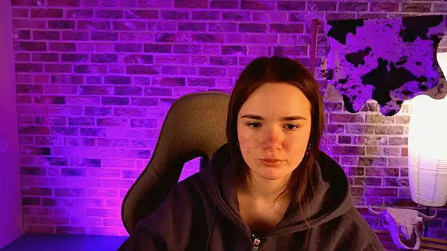 May Bloom online show from 02/17/26, 06:22