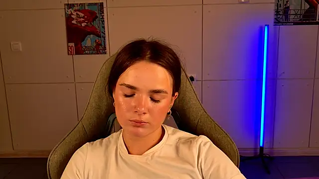 May Bloom online show from 10/27/25, 05:25