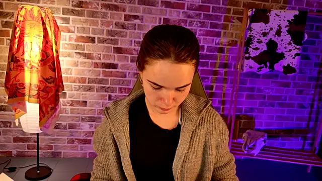 May Bloom online show from 10/19/25, 10:07