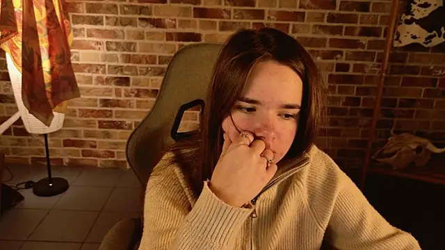 May Bloom online show from 12/03/25, 05:08